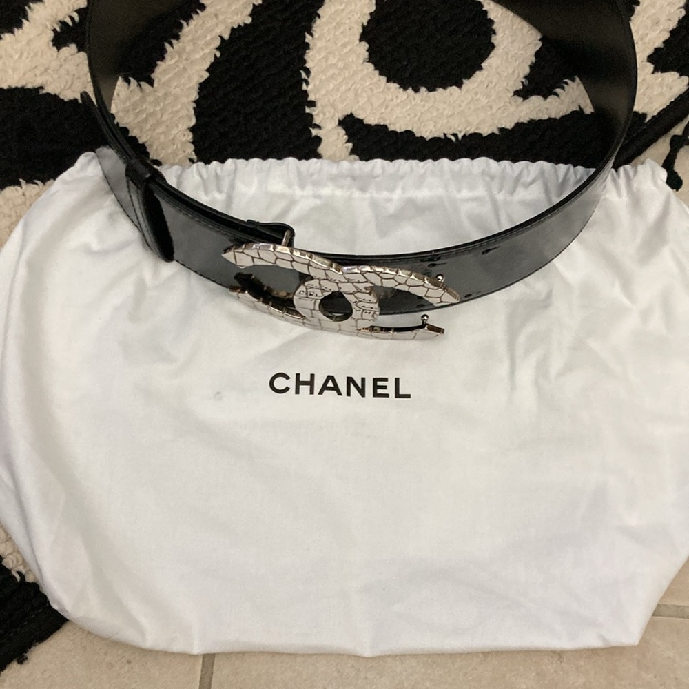Wide Chanel belt - Picture 17 of 17